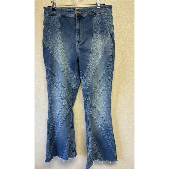Free People We The Free Mermaid Mid-Rise Flare Jeans Sz 30 Patchwork Hippie Cher - Picture 3 of 12
